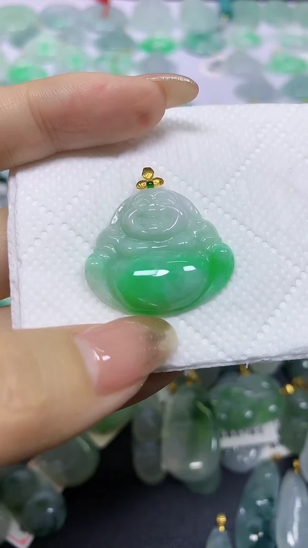 颈饰18K金镶嵌翡翠A货