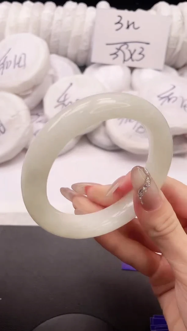 【闪购商品】和田玉手镯未镶嵌7K378-61