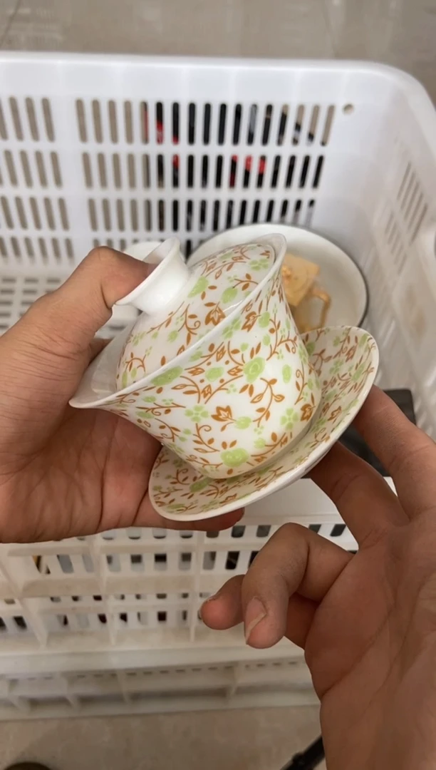 无运费险有瑕疵的摄影的产品有使用过的痕迹有点脏介意勿拍