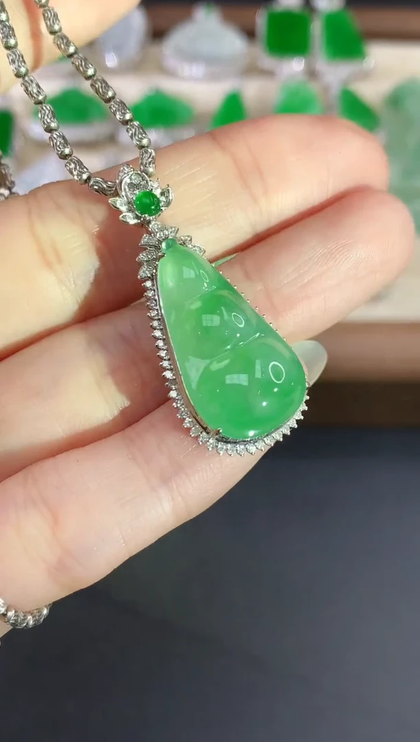 吊坠(不含链)18K金镶嵌翡翠90|7980