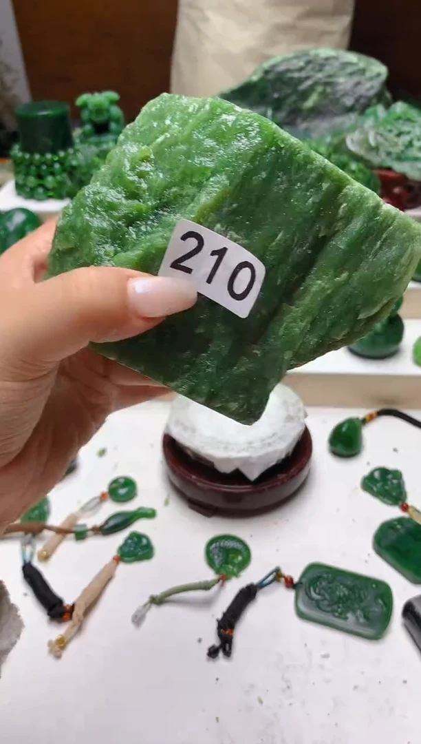 未镶嵌和田玉（碧玉）珠宝半成品1