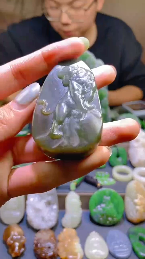 颈饰未镶嵌和田玉1