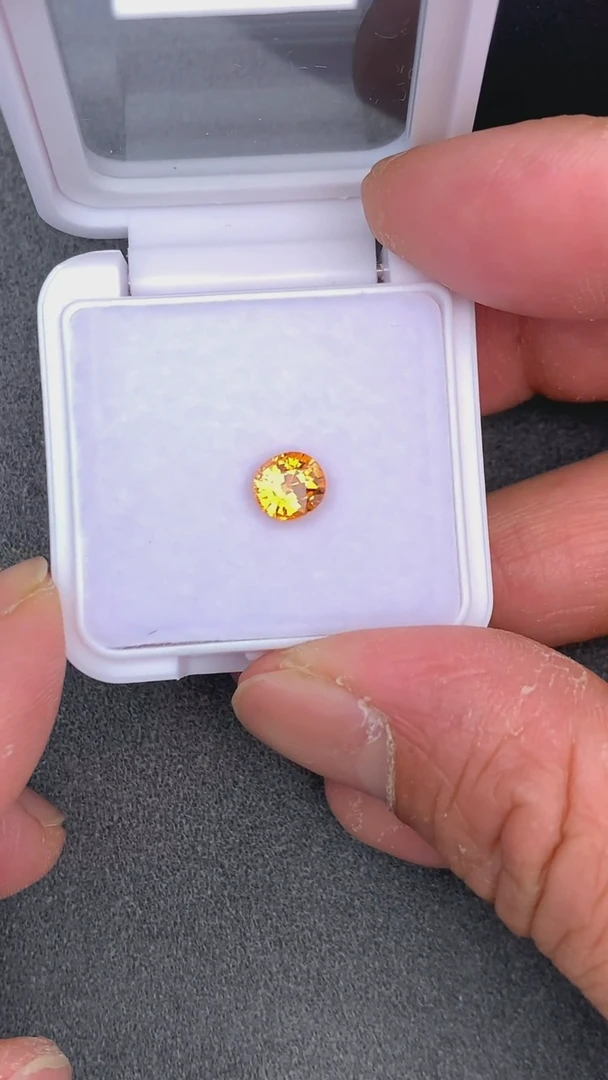 【闪购商品】石榴石（芬达石）裸石未镶嵌1.36克拉