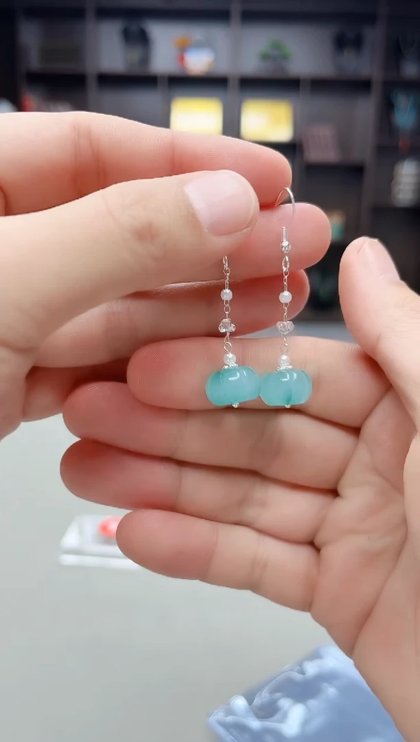 未镶嵌石英质玉（天山翠）耳饰W05