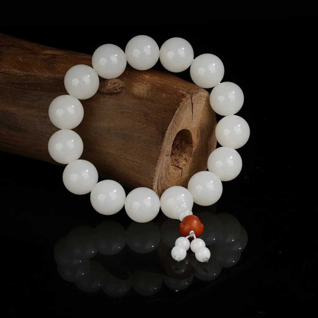 XX02275二十世纪和田玉圆珠手串