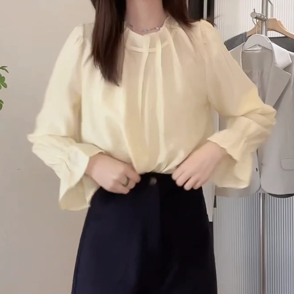 春季新款小众气质洋气宽松百搭设计感纯色可爱温柔设计款小衫