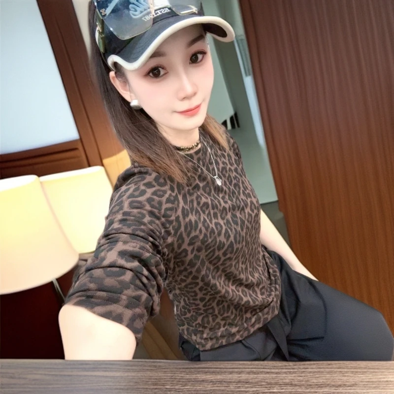 2025秋款修身显瘦时尚百搭打底衫抗起球极简风长袖圆领上衣