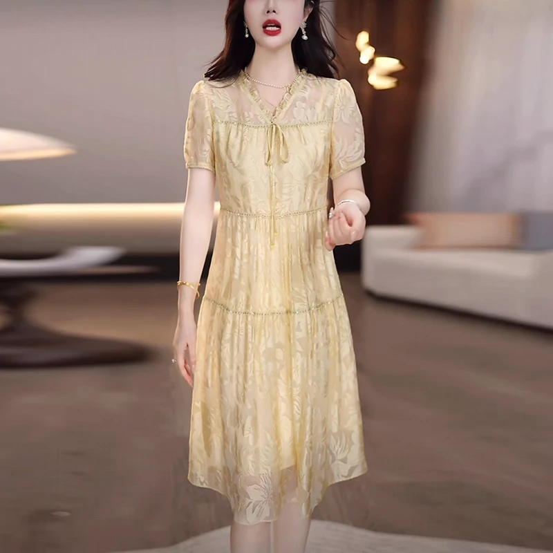 时尚精致知性风裙子2025夏季新款气质轻奢百搭减龄显瘦显白连衣裙