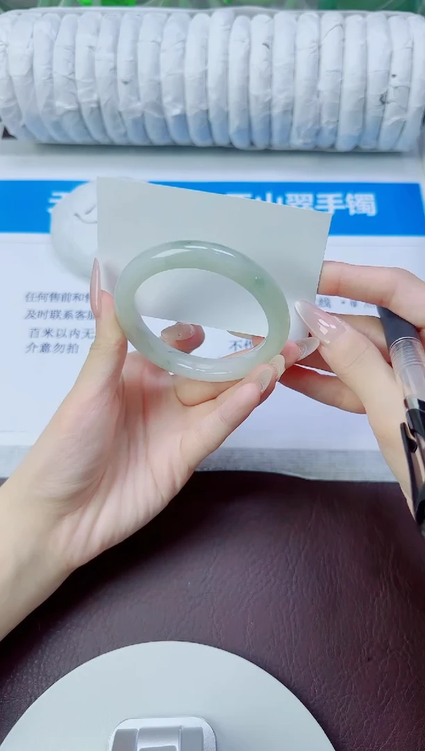 石英质玉手镯未镶嵌12/52.8