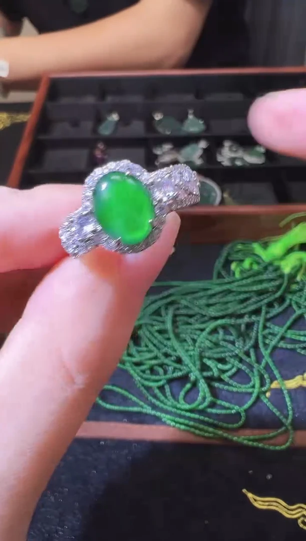 翡翠未镶嵌颈饰天然a货翡翠成品多样性发其一