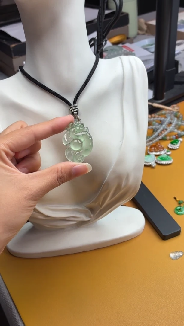 吊坠(不含链)未镶嵌翡翠13 海马 37 26.5 5.2