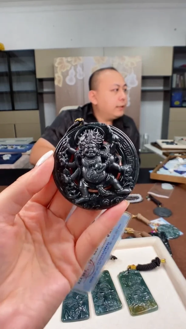 颈饰未镶嵌翡翠多样性发其一