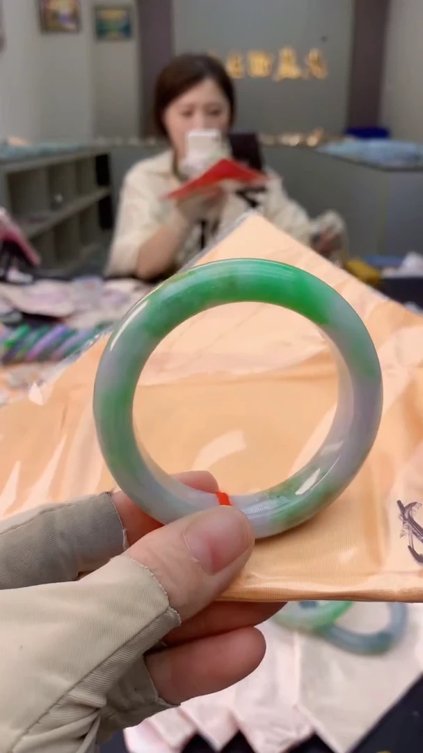 未镶嵌手镯翡翠1020580375