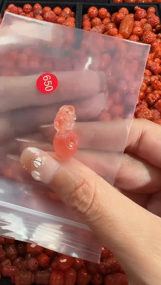 颈饰未镶嵌南红玛瑙1