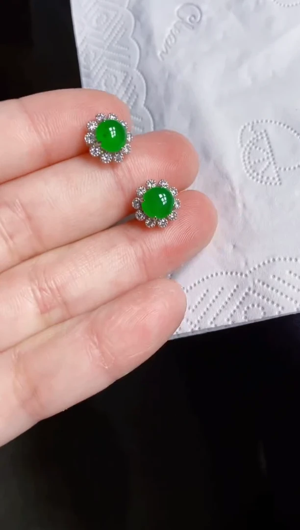 翡翠18K金镶嵌颈饰耳钉