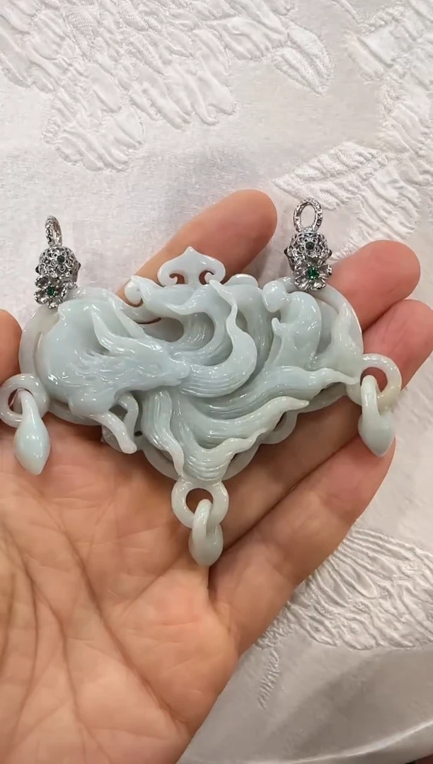 翡翠未镶嵌颈饰国风