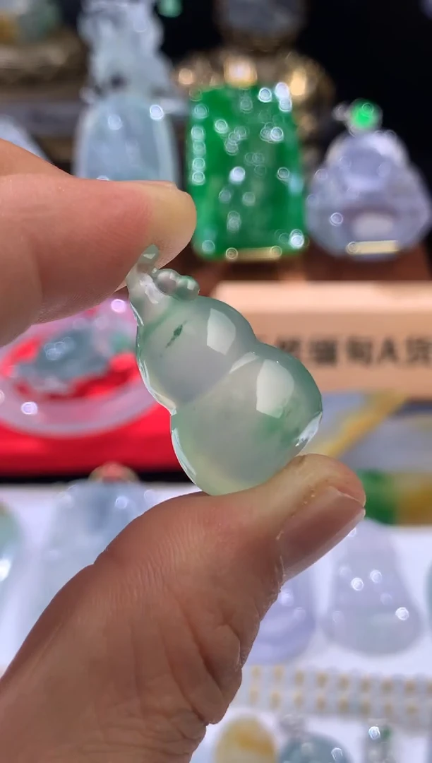 吊坠(不含链)未镶嵌翡翠天然翡翠吊坠