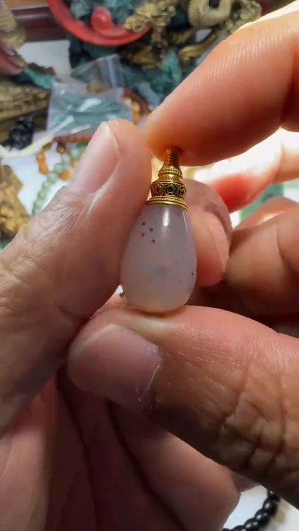 18K金镶嵌三通玛瑙/玉髓三通