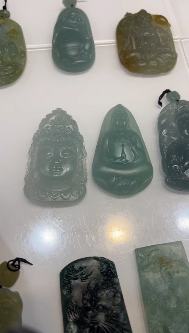 未镶嵌定制翡翠观音首
