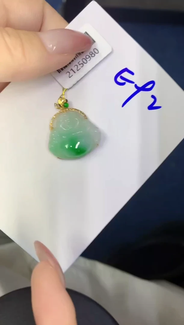 翡翠18K金镶嵌颈饰缅甸天然翡翠A货