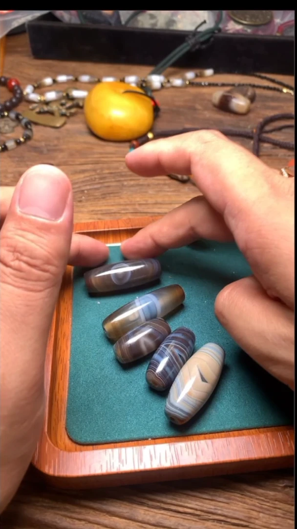 玛瑙/玉髓珠未镶嵌蓝沁缠丝玛瑙啊啊啊啊随机发