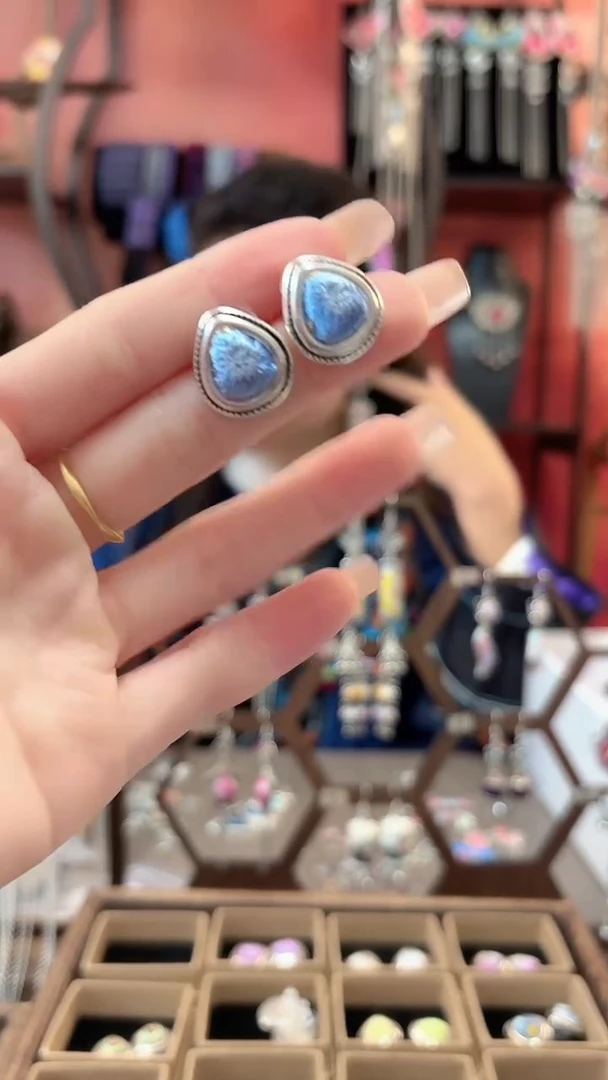 织绣云织谣民族风精美饰品   11