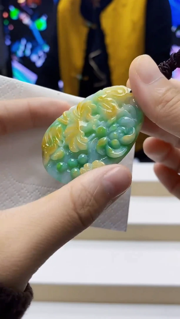 未镶嵌定制翡翠-毛货挂件43