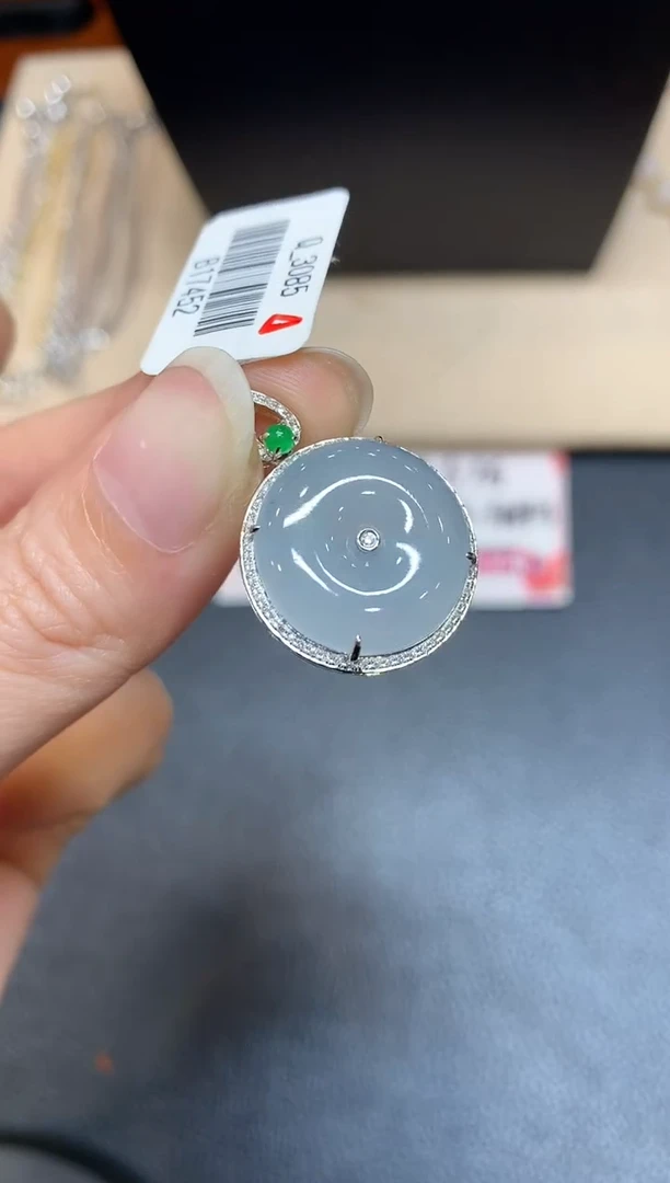 【闪购商品】翡翠颈饰18K金镶嵌【无鉴赏期