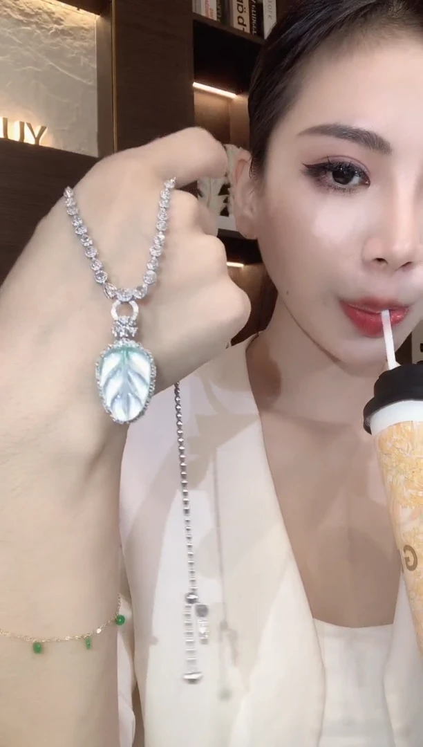 吊坠(不含链)18K金镶嵌翡翠A103