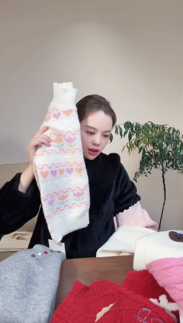 静*秀郁金香毛衣140白色 一件