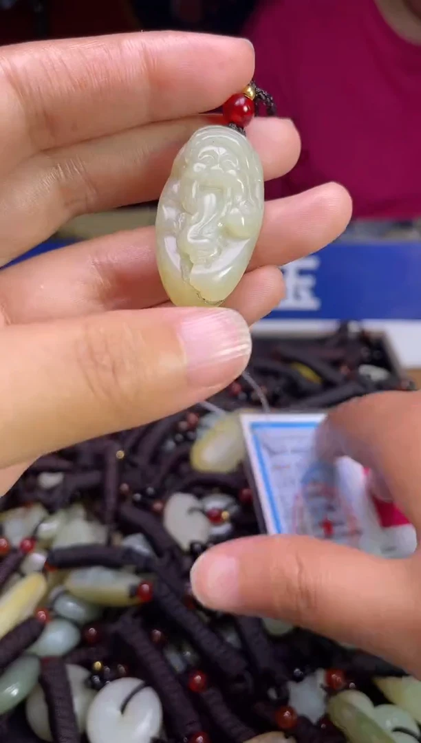 未镶嵌和田玉挂件1