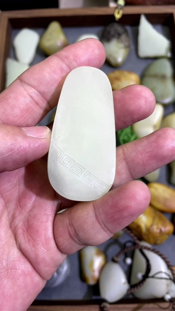 【闪购商品】和田玉颈饰未镶嵌新疆山料牌子