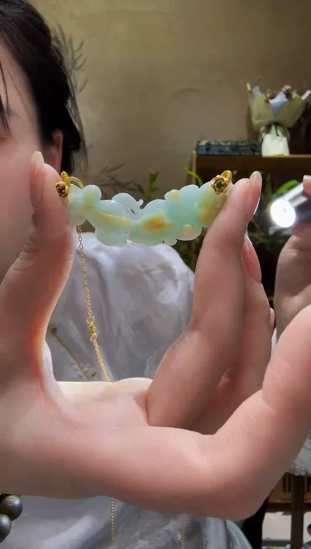 颈饰未镶嵌翡翠吊坠