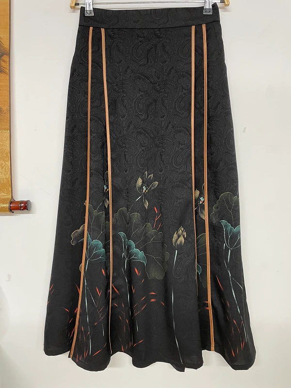 出水芙蓉   半身裙改良式马面裙