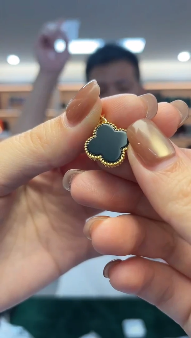 18K金镶嵌颈饰玛瑙/玉髓（多样性发一件）