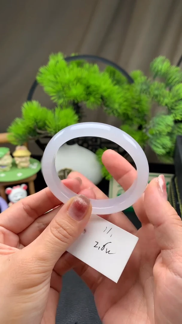 未镶嵌手镯翡翠贵妃
