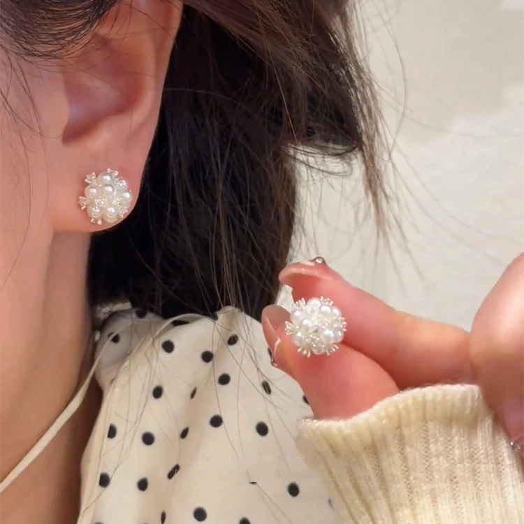 合金耳饰 轻奢温柔珠珠耳钉女气质小众设计耳饰个性百搭独特耳环