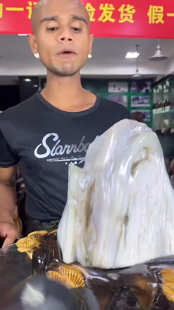 缅甸天然树化玉摆件