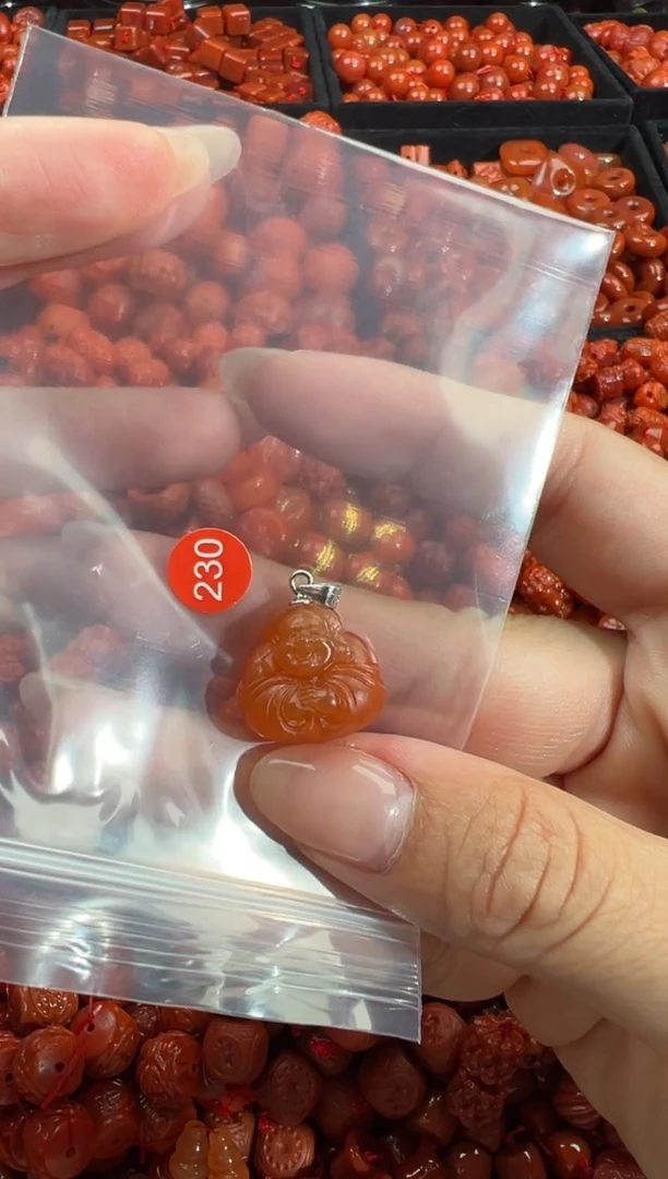 南红玛瑙未镶嵌颈饰1