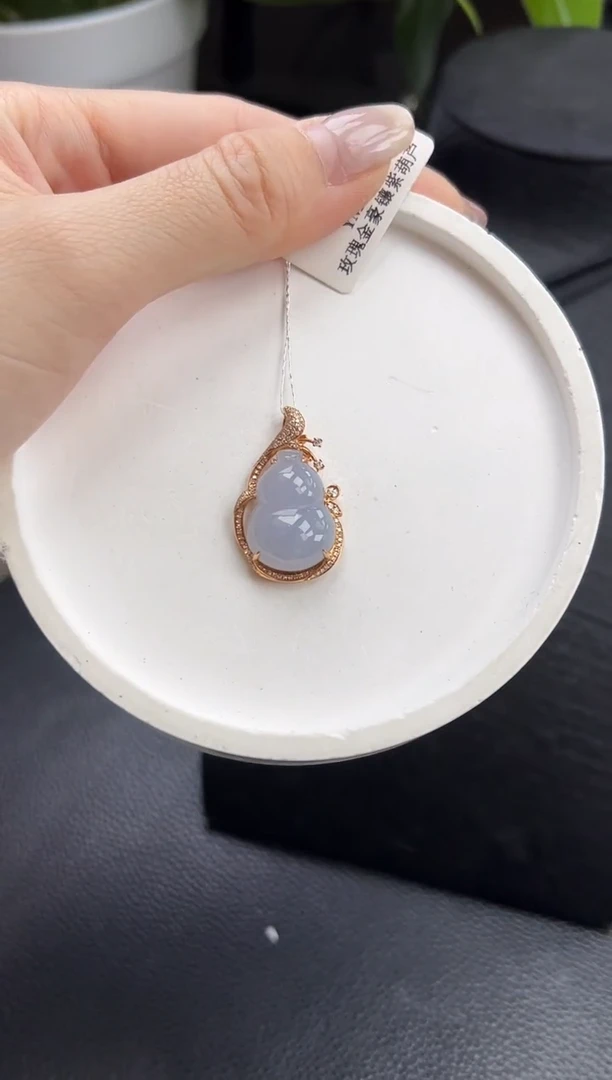 【闪购商品】翡翠颈饰18K金镶嵌葫芦