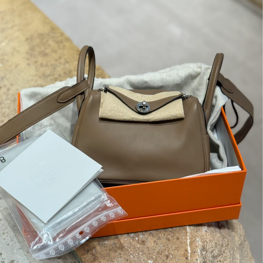 95新 Hermes/爱马仕 mini lindy 威玛犬色 s皮 银 U/120206