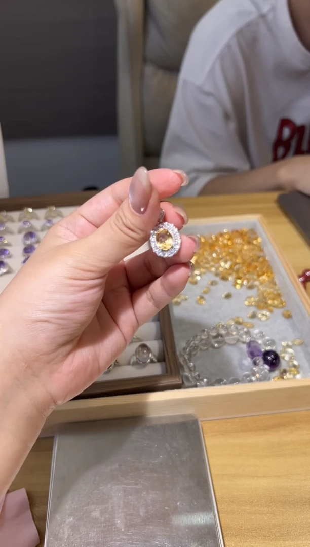 银S925镶嵌吊坠(不含链)黄晶巴西黄水晶吊坠（带冰片)