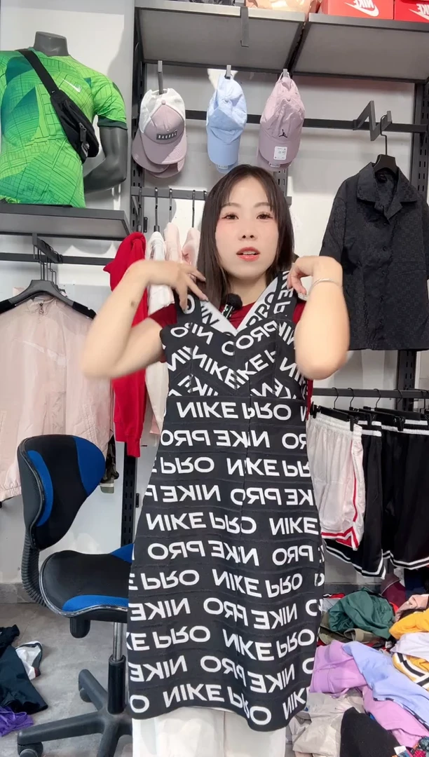 1302编码 瑕疵款直播间过款为准 尺码M