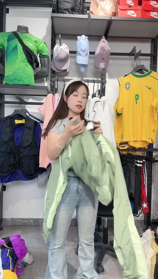 1677   编码 瑕疵款直播间过款为准 尺码 S