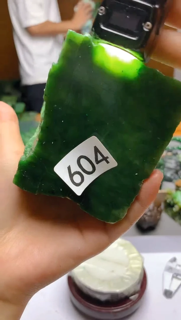 和田玉（碧玉）未镶嵌珠宝半成品604