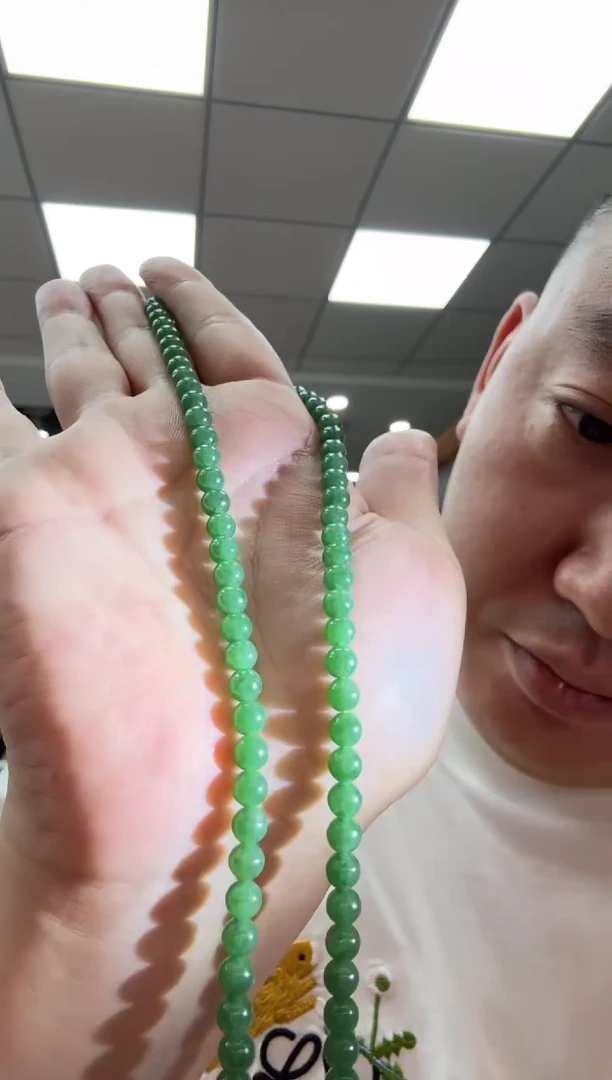 未镶嵌挂件翡翠A货翡翠多样性WHD满阳绿圆珠项链
