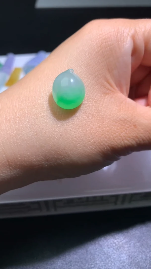 未镶嵌定制翡翠毛货