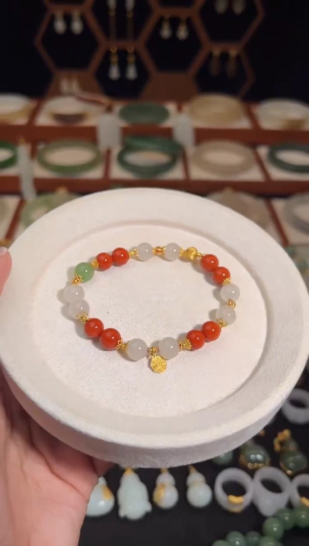 18K金镶嵌手串南红玛瑙多宝