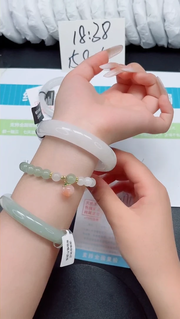 石英质玉手镯未镶嵌a171-61