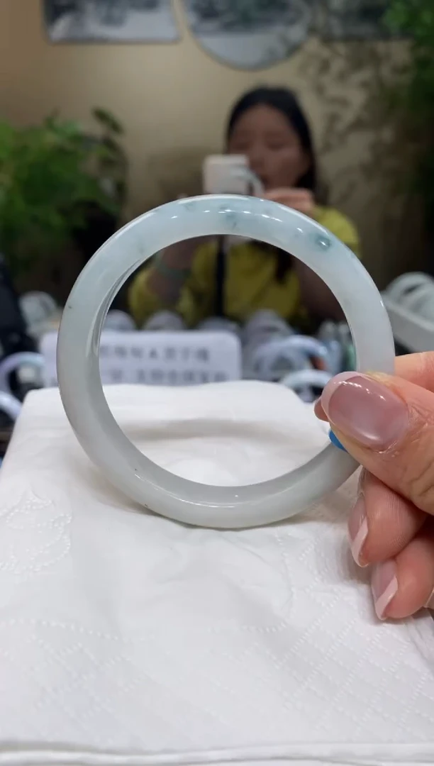 【闪购商品】翡翠手镯未镶嵌翡翠